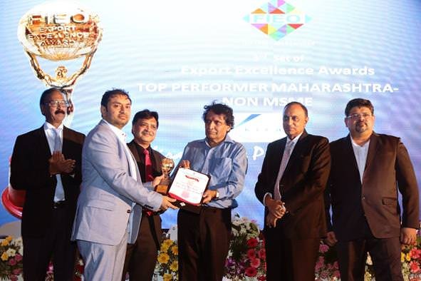 From left to right - Dr. Ajay Sahai, DG & CEO - FIEO, Shri Khalid Khan, Regional Chairman - FIEO (WR), Shri Suresh Prabhu, Hon'ble Union Minister of Commerce & Industry and Civil Aviation, Shri Ganesh Kumar Gupta, President - FIEO & Shri Purnendu Shekar, CEO, Cogoport