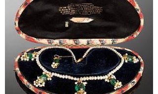 Storied emerald necklace up for auction