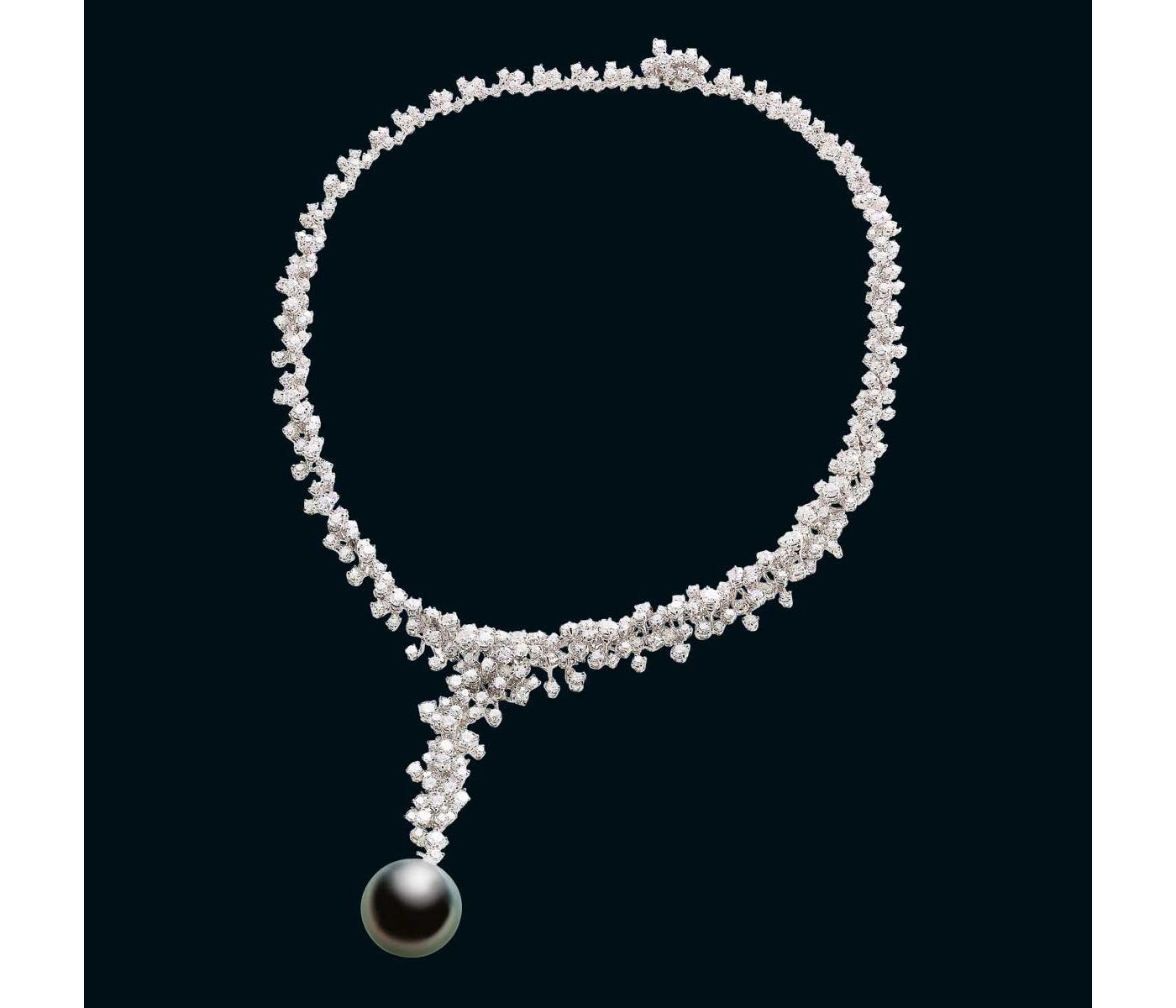Necklace by Giovanna Broggian