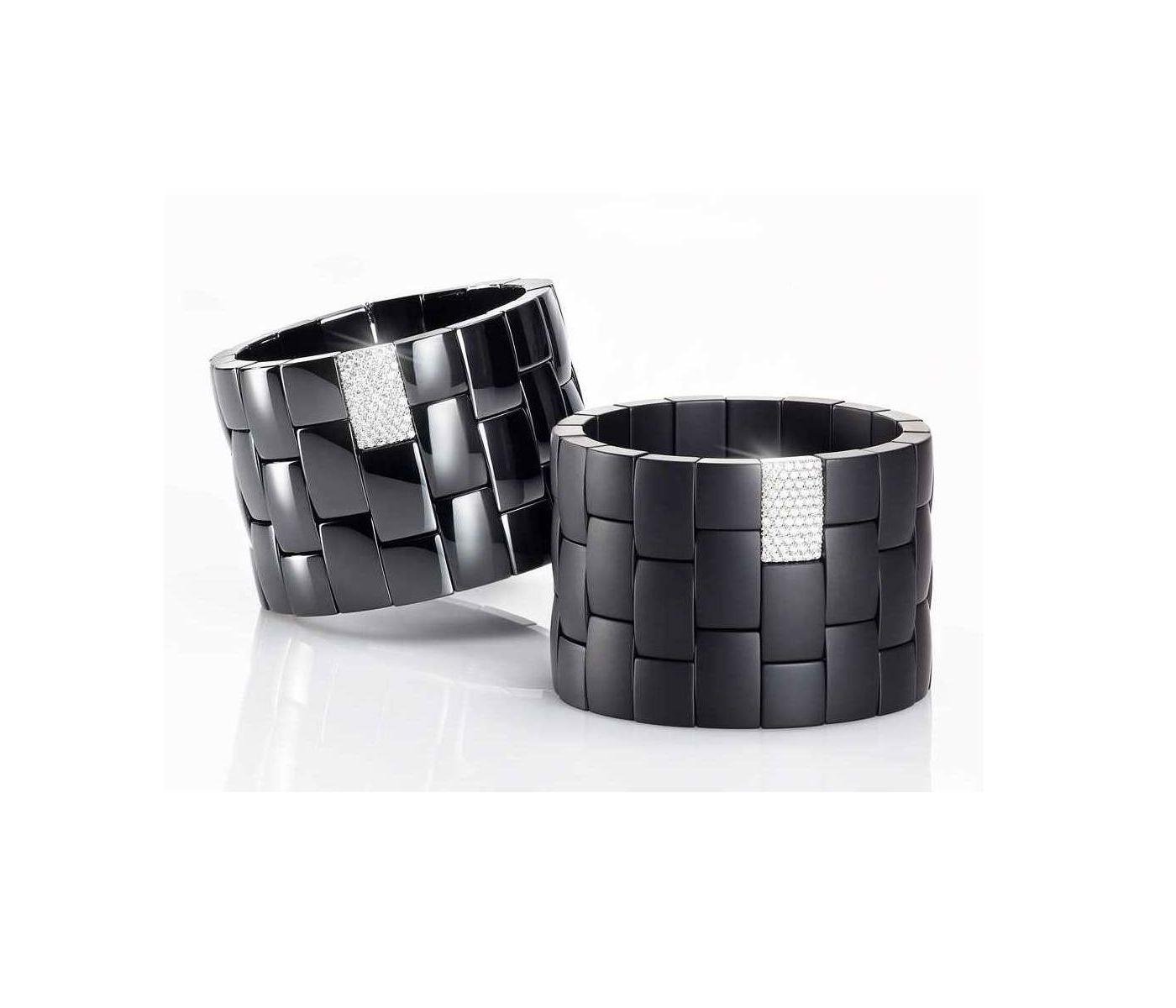 Cuff by Roberto Demeglio