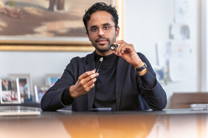 Ravi Bhansali, CEO & Managing Director of Rosy Blue NV, took over leadership in 2018, representing the third generation of the founding family.