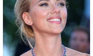 Scarlett Johansson chose to wear Bulgari