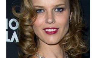 Montblanc - Eva Herzigova presents the “Collection Princesse Grace de Monaco” 