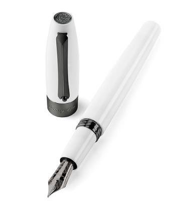 Fountaine pen with ruthenium trim