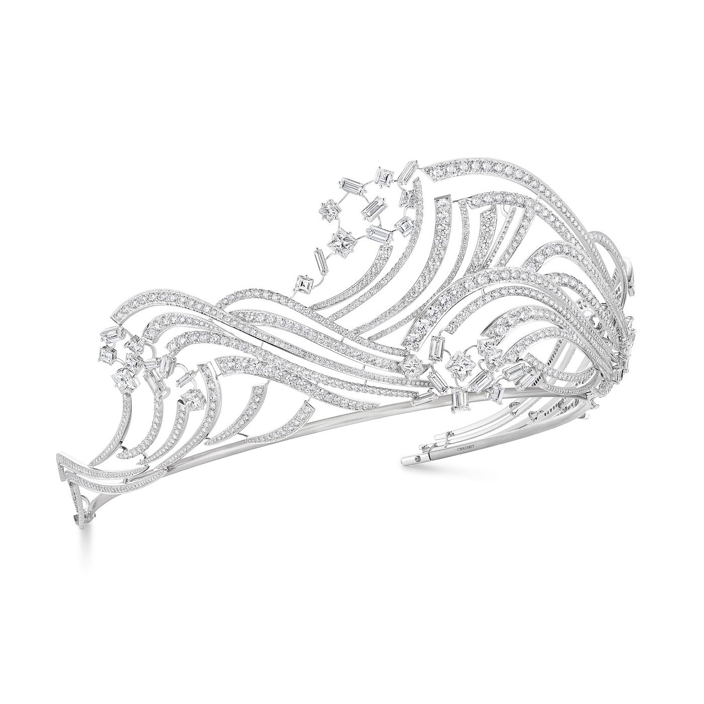 Chaumet: How To Style A Tiara For The Modern Woman 