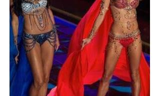 Victoria's Secret Angels adorned in Mouawad high jewelry 