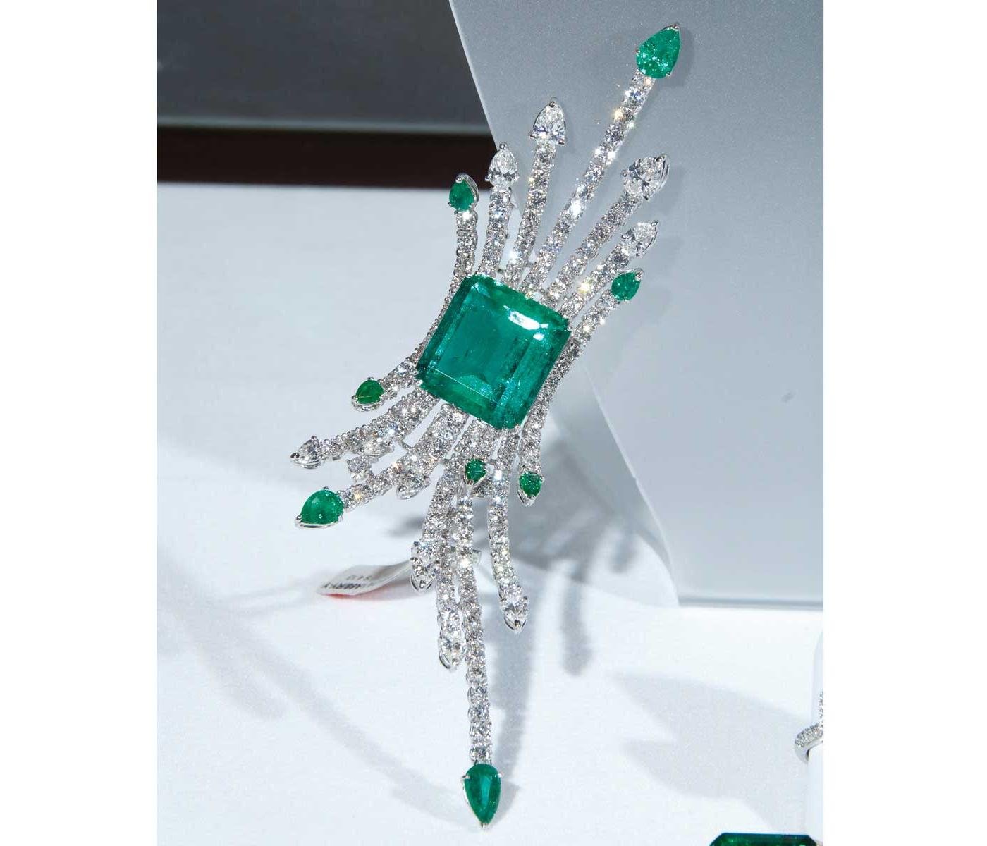 Brooch by Gorgolione