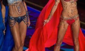 Victoria's Secret Angels adorned in Mouawad high jewelry 
