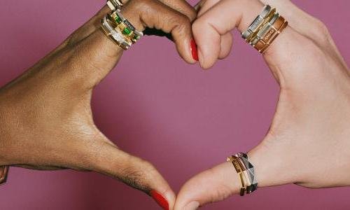 Presenting Gucci Link To Love