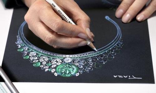 Bulgari commemorates the Queen's Platinum Jubilee