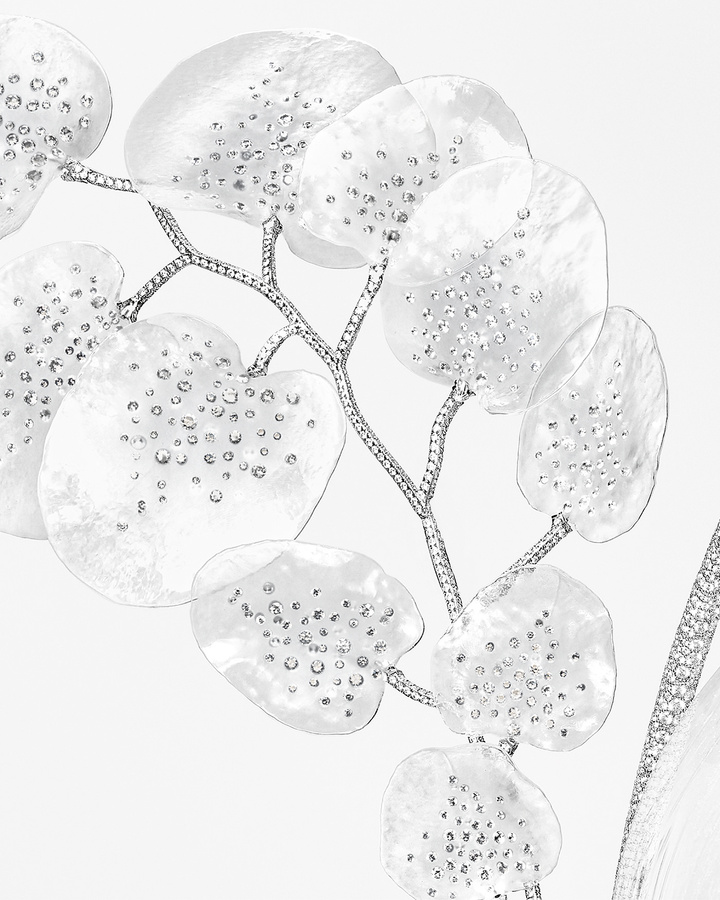 Boucheron, close-up of the Eucalyptus branch in borosilicate with diamonds, Composition N° 6.