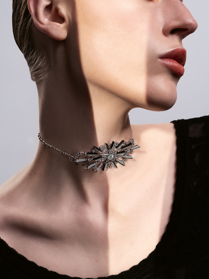 Dazzling Star necklace in white gold, natural polished diamonds and black lacquer. One 1.06-carat brilliant-cut diamond D-E-F IFVVS.